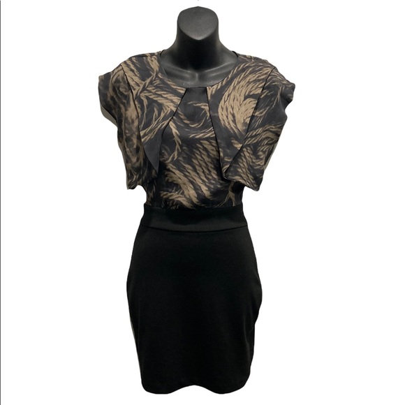 Valerie Dumaine Dresses & Skirts - Valerie Dumaine 100% silk gorgeous dress